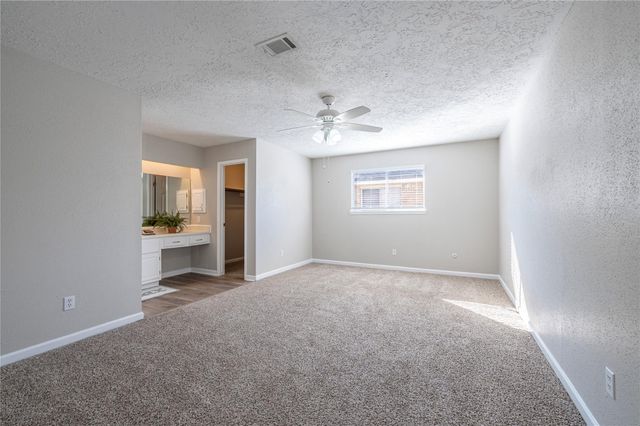 17602 Heritage Bay Drive, Webster, TX 77598