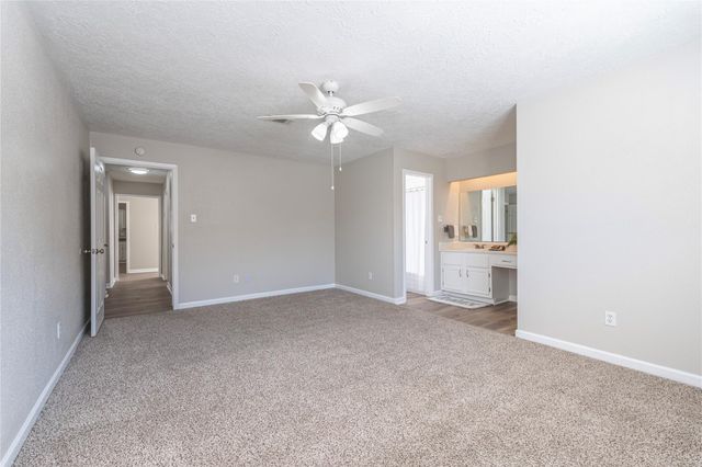 17602 Heritage Bay Drive, Webster, TX 77598