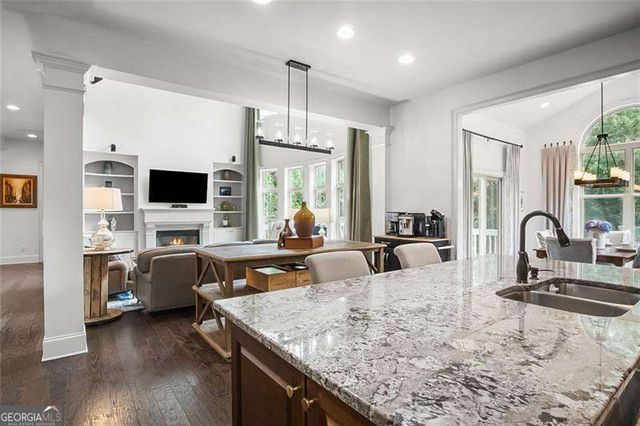 715 Creekside Bend, Alpharetta, GA 30004
