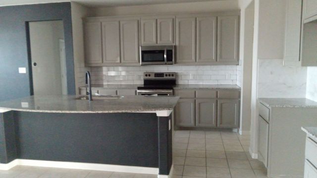 128 Spring Creek Circle, Paradise, TX 76073