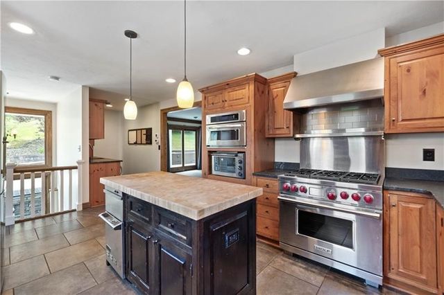 6050 Walton Rd, Jefferson Hills, PA 15332