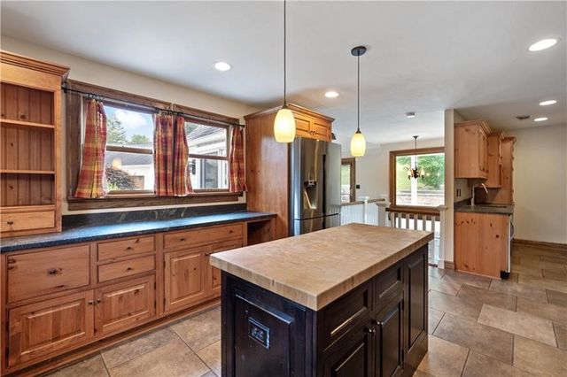 6050 Walton Rd, Jefferson Hills, PA 15332