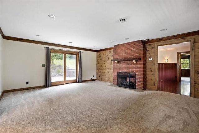 6050 Walton Rd, Jefferson Hills, PA 15332