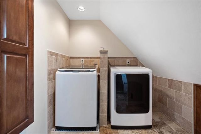 6050 Walton Rd, Jefferson Hills, PA 15332