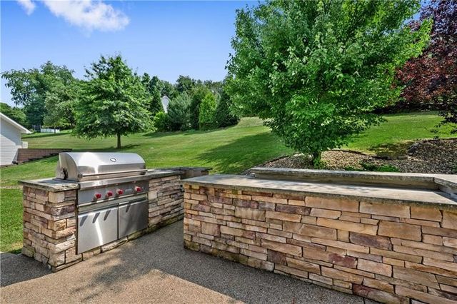 6050 Walton Rd, Jefferson Hills, PA 15332