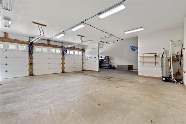 6050 Walton Rd, Jefferson Hills, PA 15332