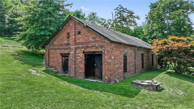 6050 Walton Rd, Jefferson Hills, PA 15332