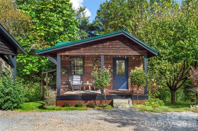 528 Padgettown Road, Black Mountain, NC 28711