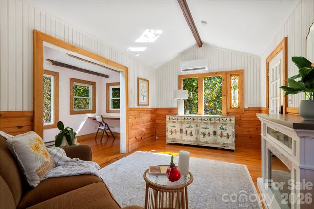 528 Padgettown Road, Black Mountain, NC 28711