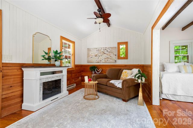 528 Padgettown Road, Black Mountain, NC 28711