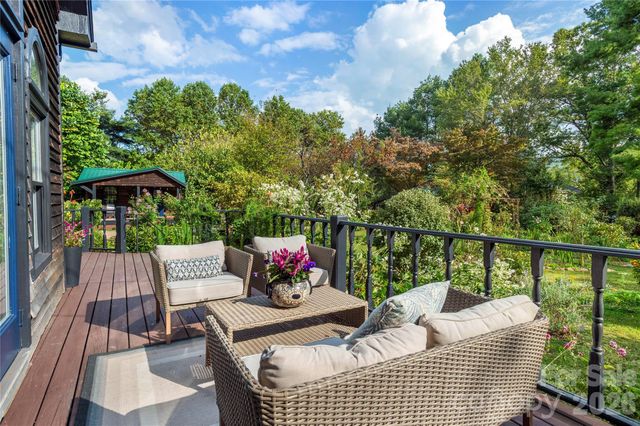 528 Padgettown Road, Black Mountain, NC 28711