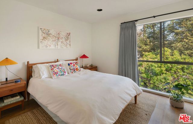 859 S Bundy Drive, Los Angeles, CA 90049