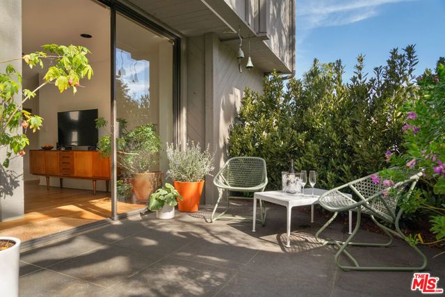 859 S Bundy Drive, Los Angeles, CA 90049