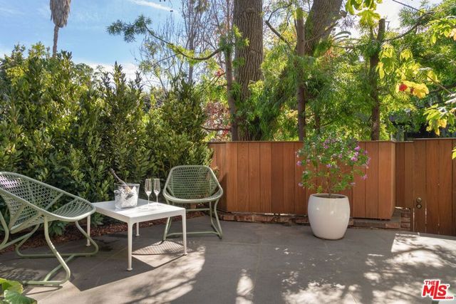 859 S Bundy Drive, Los Angeles, CA 90049