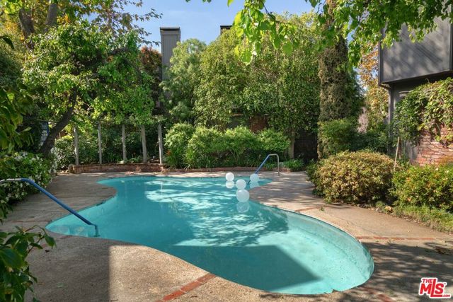 859 S Bundy Drive, Los Angeles, CA 90049