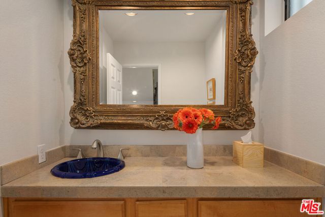 859 S Bundy Drive, Los Angeles, CA 90049