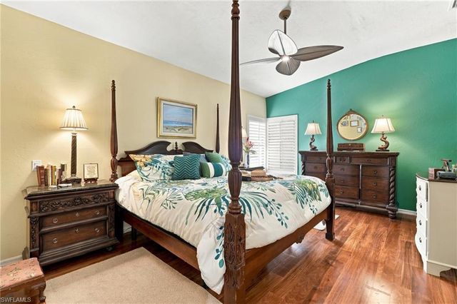 268 Countryside DR, Naples, FL 34104