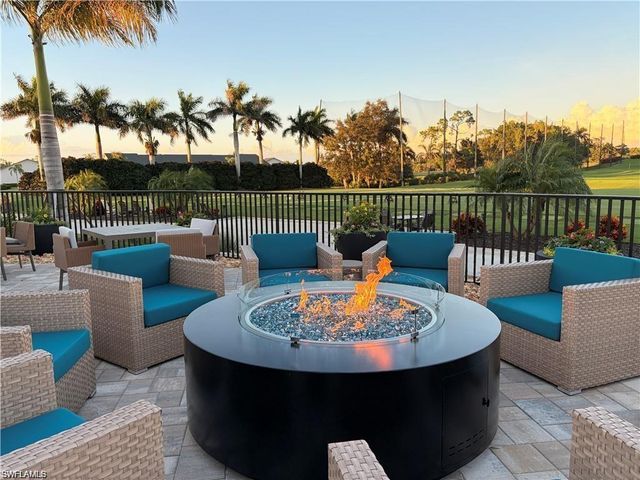 268 Countryside DR, Naples, FL 34104