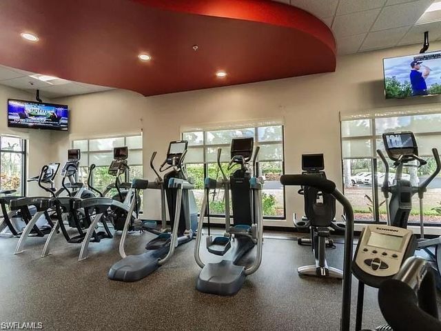 268 Countryside DR, Naples, FL 34104