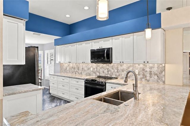 268 Countryside DR, Naples, FL 34104