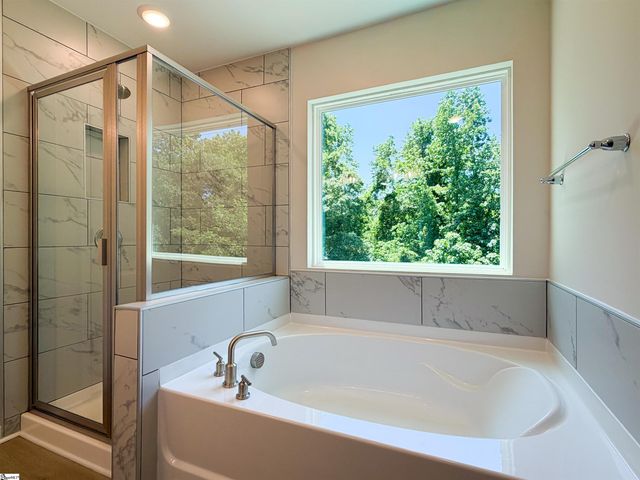 619 Autumn Lake Road, Simpsonville, SC 29681