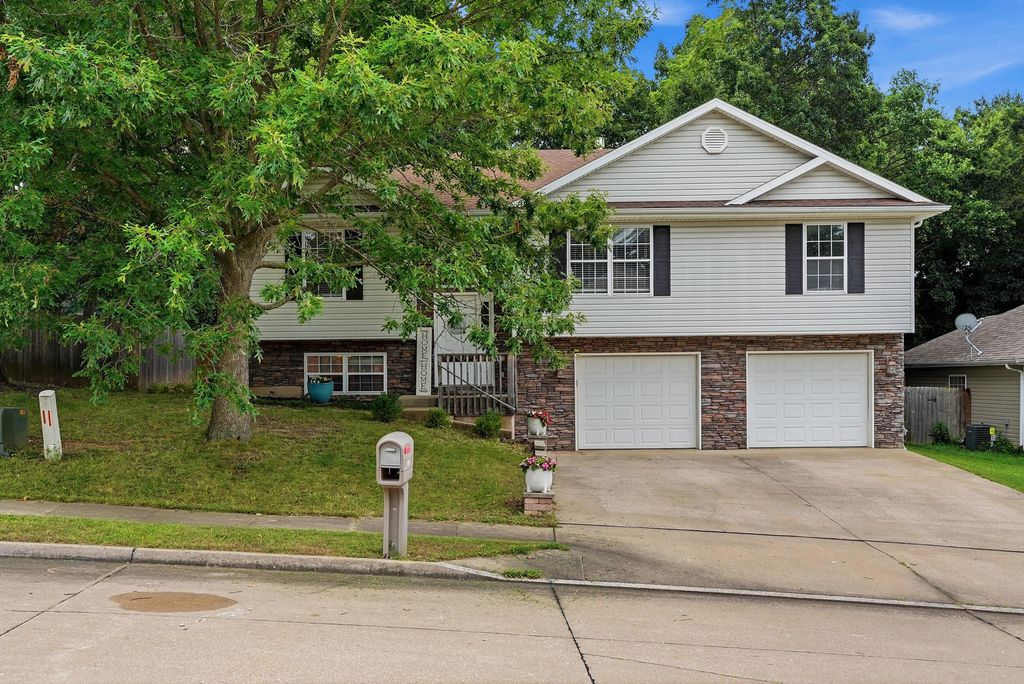 3008 LINDEN WAY, Columbia, MO 65202