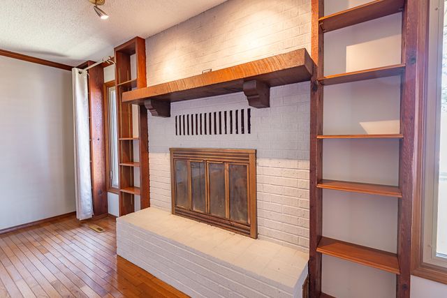 1240 S Arcadia Avenue, Springfield, MO 65804