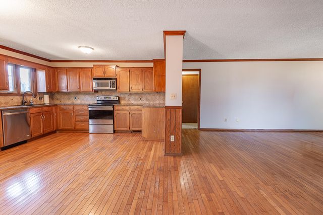 1240 S Arcadia Avenue, Springfield, MO 65804