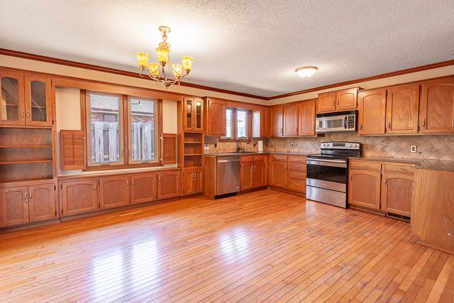 1240 S Arcadia Avenue, Springfield, MO 65804