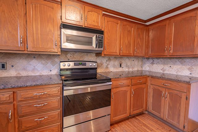 1240 S Arcadia Avenue, Springfield, MO 65804