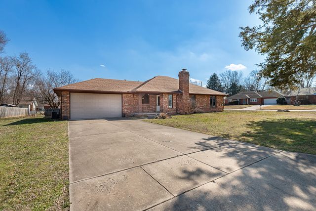 1240 S Arcadia Avenue, Springfield, MO 65804
