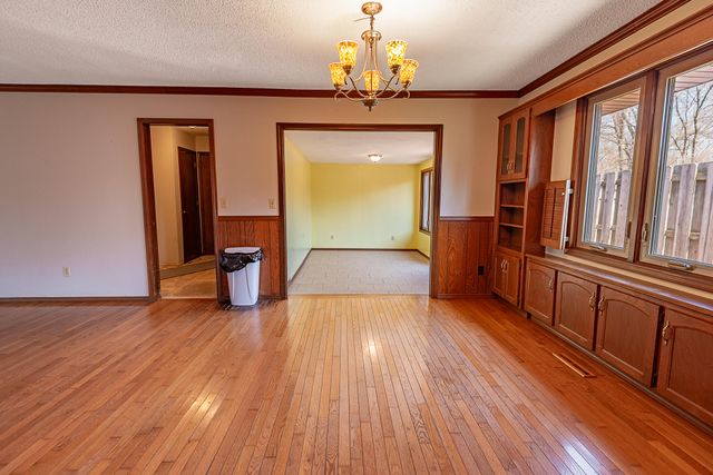 1240 S Arcadia Avenue, Springfield, MO 65804