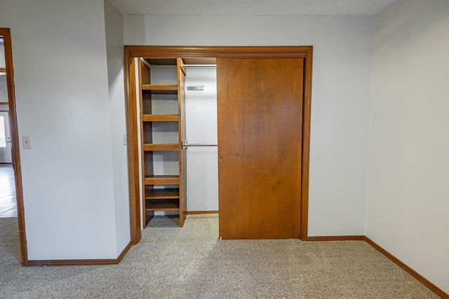 1240 S Arcadia Avenue, Springfield, MO 65804