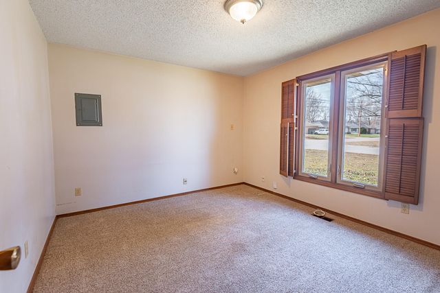 1240 S Arcadia Avenue, Springfield, MO 65804