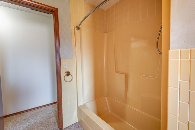 1240 S Arcadia Avenue, Springfield, MO 65804