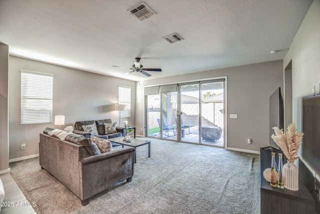 2842 E FRAKTUR Road, Phoenix, AZ 85040