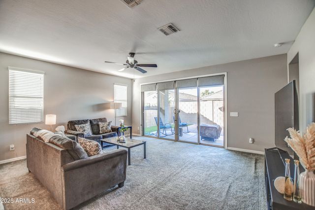 2842 E FRAKTUR Road, Phoenix, AZ 85040