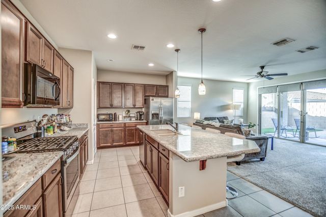 2842 E FRAKTUR Road, Phoenix, AZ 85040