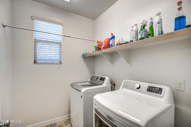 2842 E FRAKTUR Road, Phoenix, AZ 85040