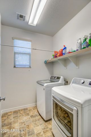 2842 E FRAKTUR Road, Phoenix, AZ 85040