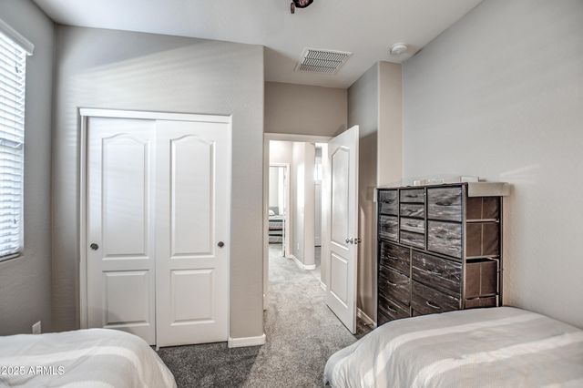 2842 E FRAKTUR Road, Phoenix, AZ 85040