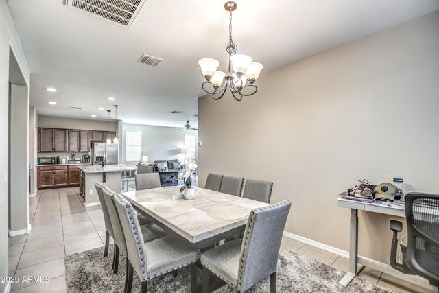 2842 E FRAKTUR Road, Phoenix, AZ 85040