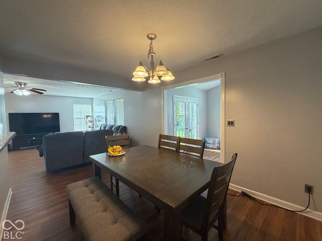 1946 Central Park Boulevard W, Greenwood, IN 46143