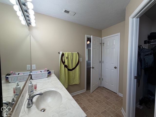 1946 Central Park Boulevard W, Greenwood, IN 46143
