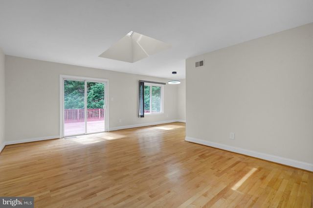 2230 CHESTERTOWN DR, Vienna, VA 22182