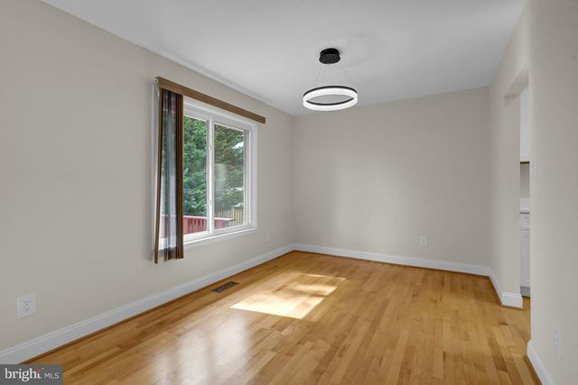 2230 CHESTERTOWN DR, Vienna, VA 22182
