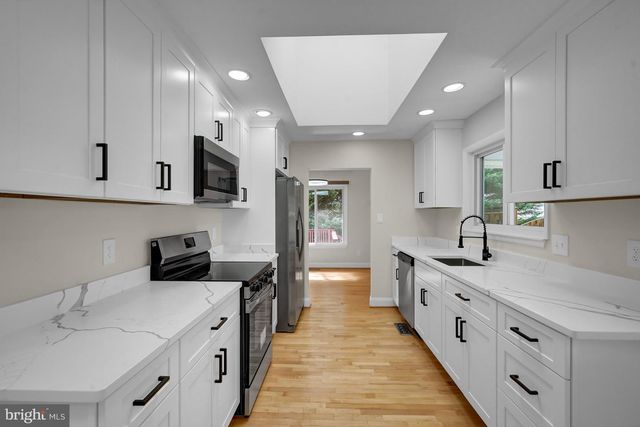 2230 CHESTERTOWN DR, Vienna, VA 22182