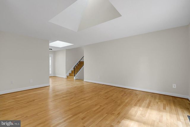 2230 CHESTERTOWN DR, Vienna, VA 22182