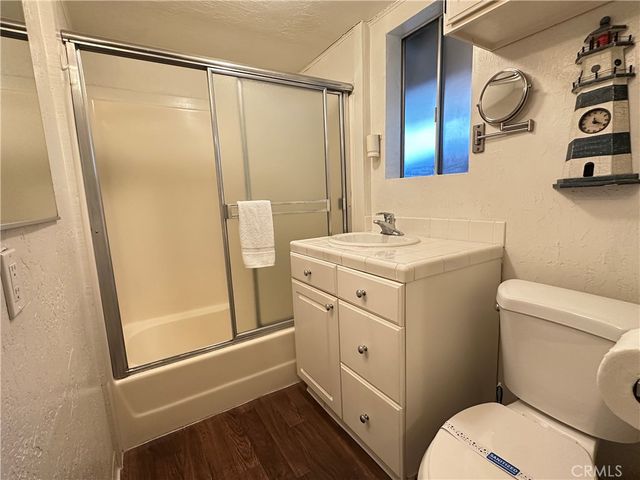 352 354 Eucalyptus, Avalon, CA 90704