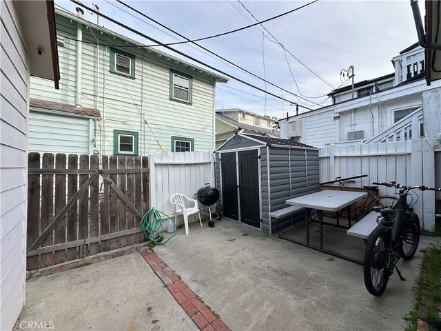 352 354 Eucalyptus, Avalon, CA 90704